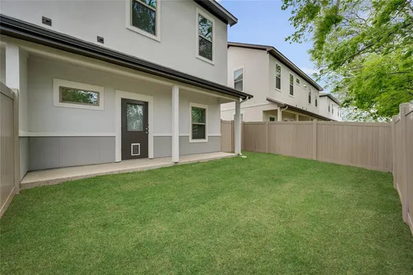 a front view of house with yard