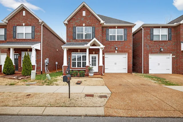 $329,900 | 706 Indian Ridge Circle, White House, TN 37188