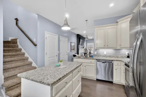 $329,900 | 706 Indian Ridge Circle, White House, TN 37188