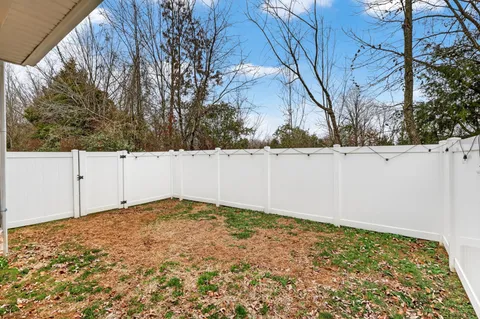 $329,900 | 706 Indian Ridge Circle, White House, TN 37188