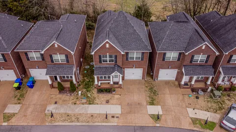 $329,900 | 706 Indian Ridge Circle, White House, TN 37188