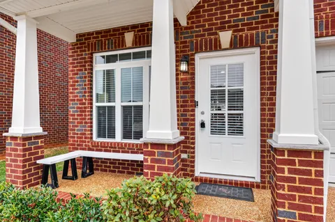 $329,900 | 706 Indian Ridge Circle, White House, TN 37188