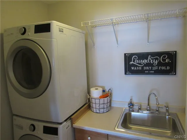 $2,500 | 28 East River Road, Unit 1, Hastings, NY 13036