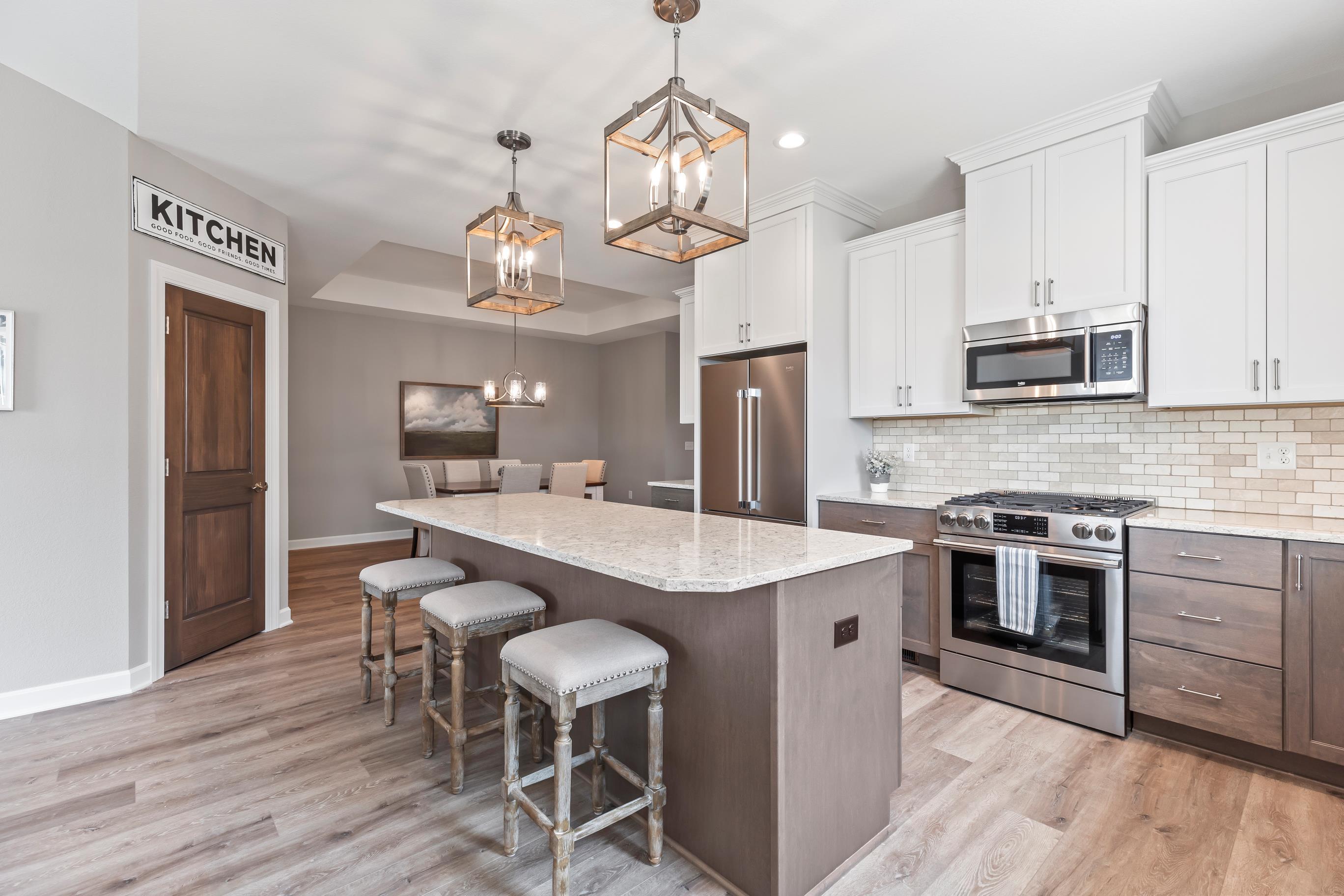 1548 Weston Rdg Road Oconomowoc, WI 53066 - Photo 5 of 15 Island, Pantry