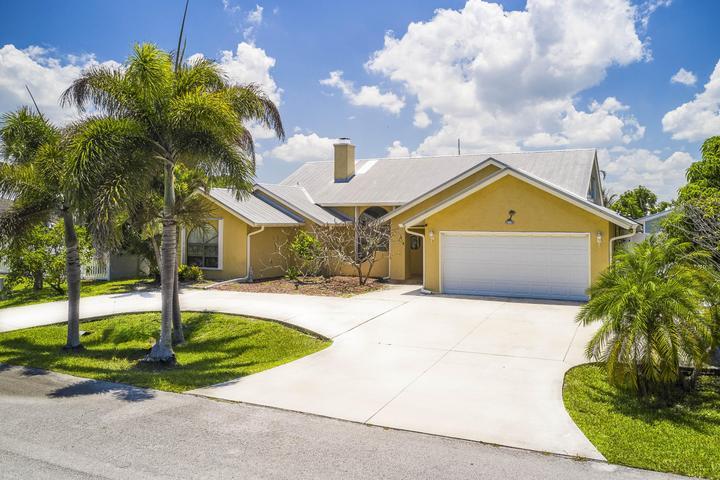 137 Queens Road Fort Pierce, FL 34949 - Photo 6 of 43 6