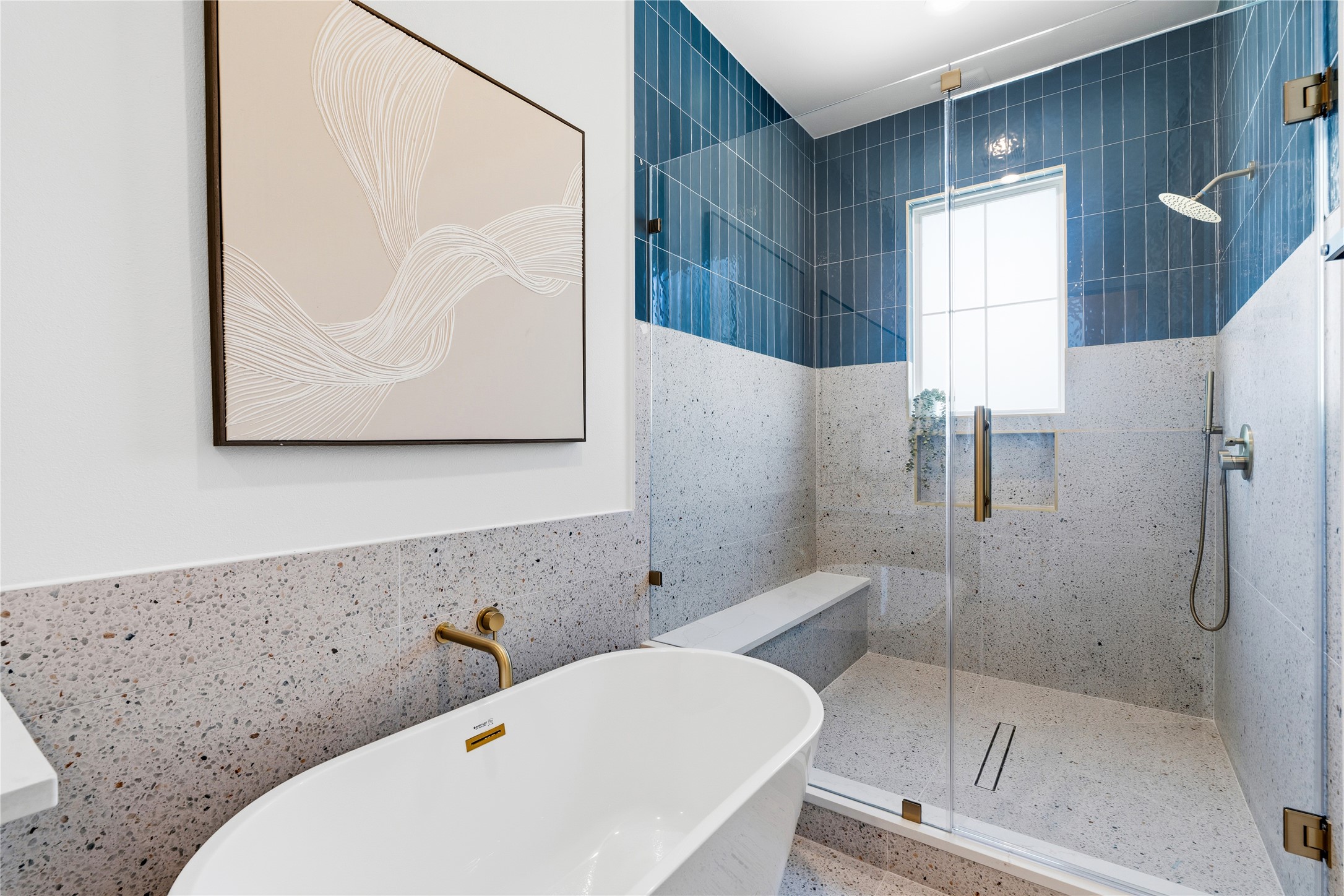 4610 Gunter Street Houston, TX 77020 - Photo 21 of 43 a bathroom with a toilet sink and tub