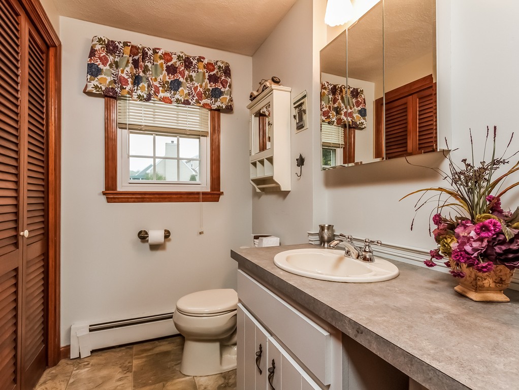 101 Groton Road Tyngsborough, MA 01879 - Photo 12 of 29 Gallery Image 12