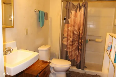 $150,000 | 1619 Kessler Blvd Drive North, Indianapolis, IN 46222