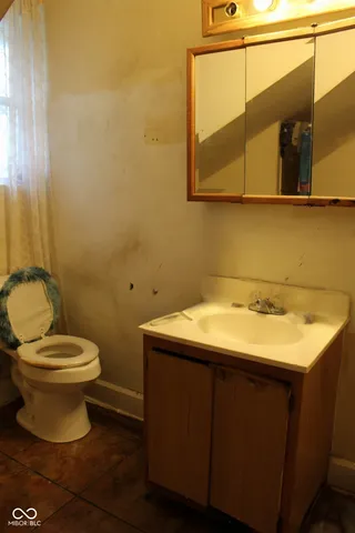 $190,000 | 1619 West Kessler Blvd N Drive, Indianapolis, IN 46222