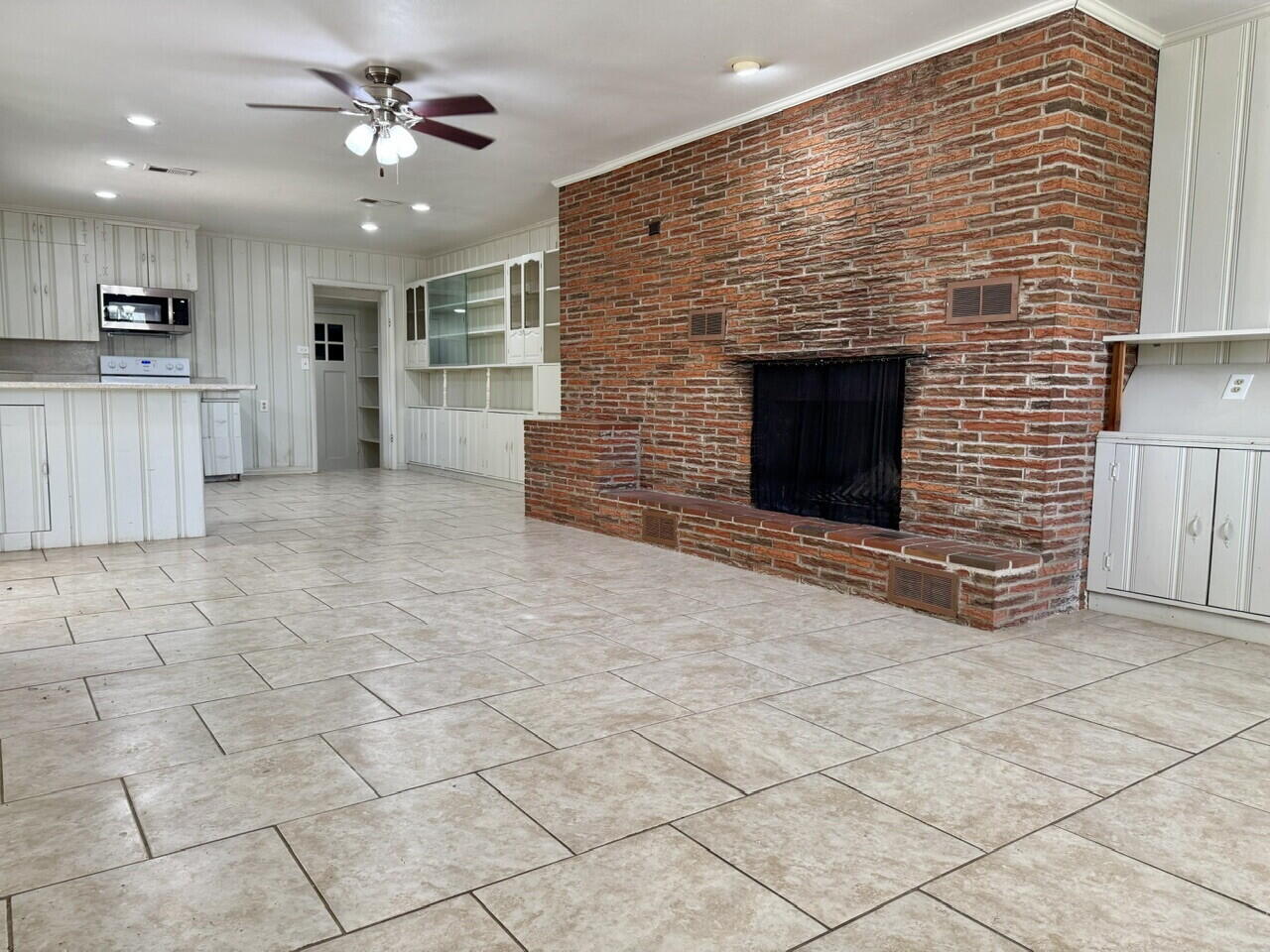 4807 9th Street Lubbock, TX 79416 - Photo 6 of 27 IMG_3105