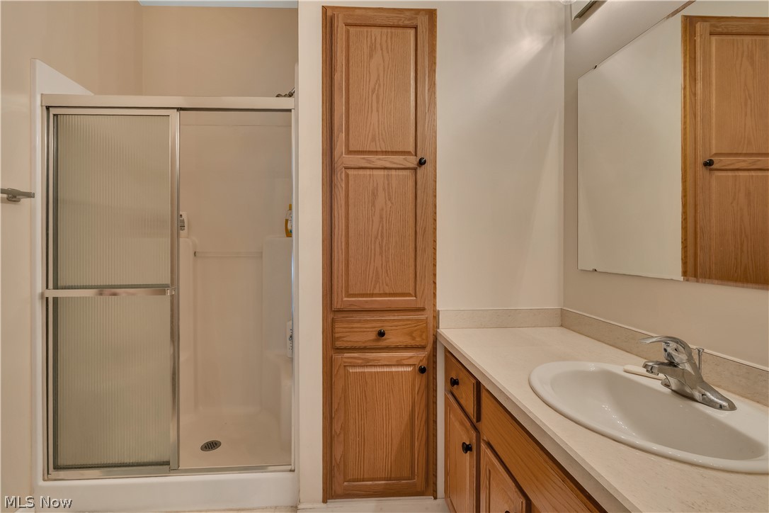 5645 Clingan Road, Unit 2B Struthers, OH 44471 - Photo 16 of 26