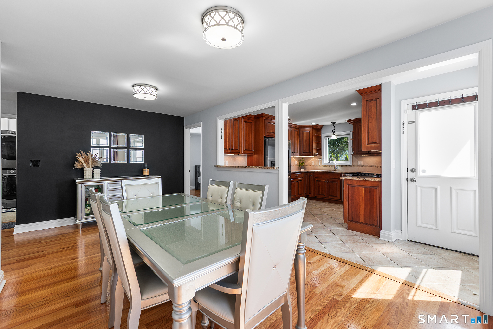1710 Stratfield Road Fairfield, CT 06825 - Photo 9 of 40