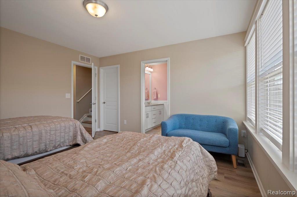 2754 Helmsdale Circle Rochester, MI 48307 - Photo 21 of 38 Gallery Image 21