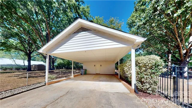 $4,250 | 6810 Rosemary Lane, Charlotte, NC 28210