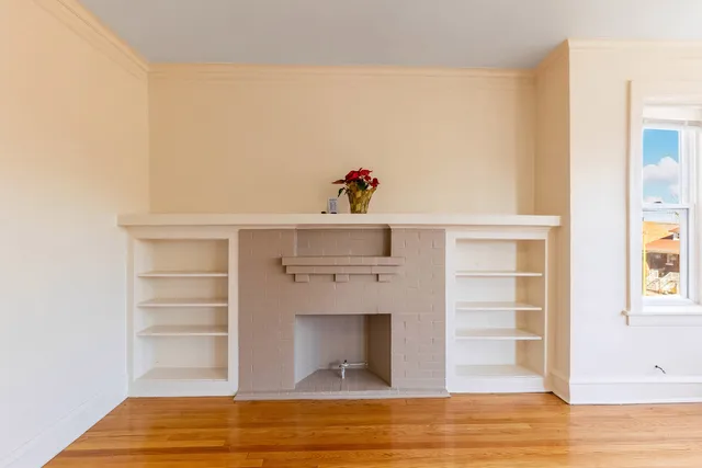 $900 | 6352 South Francisco Avenue, Unit 2, Chicago, IL 60629