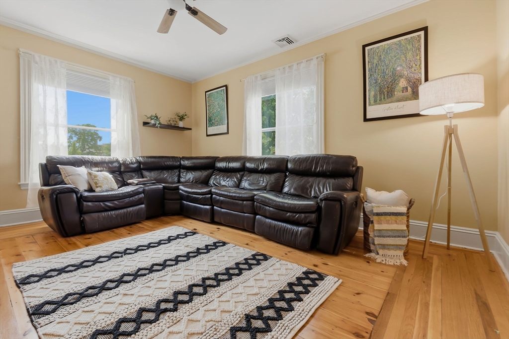 32 Ocean Street Beverly, MA 01915 - Photo 7 of 34