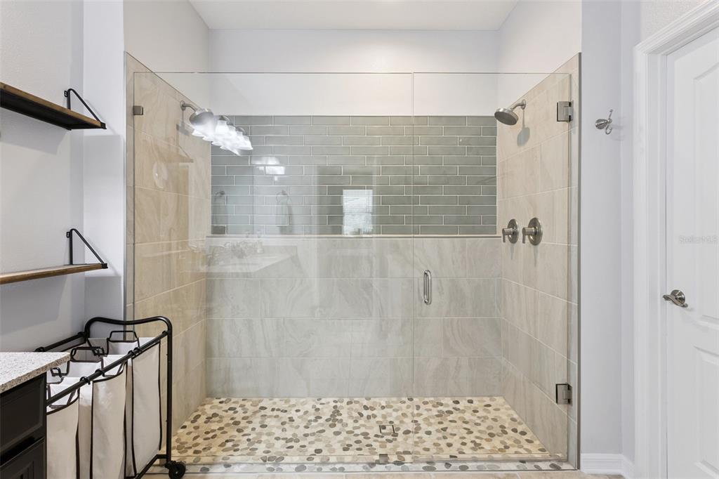 2400 Artist Point Court Apopka, FL 32703 - Photo 19 of 50 a bathroom with a shower