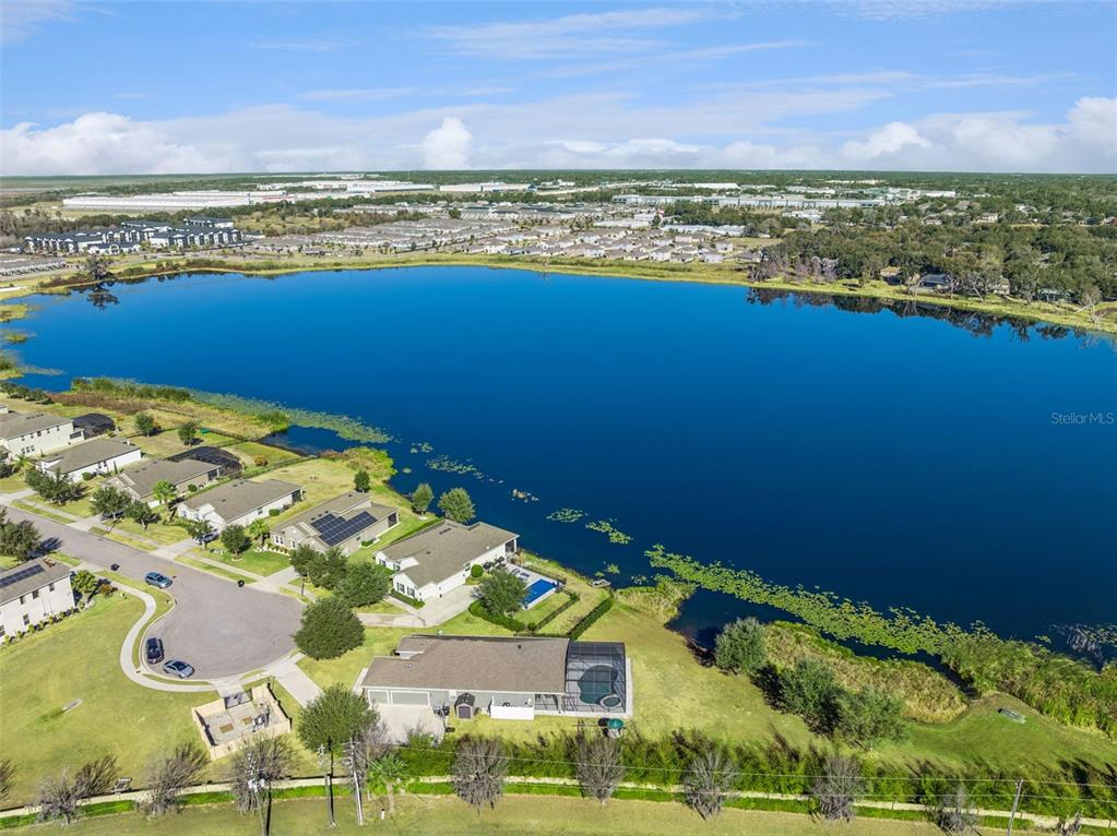 2400 Artist Point Court Apopka, FL 32703 - Photo 42 of 50 a view of an ocean and a building