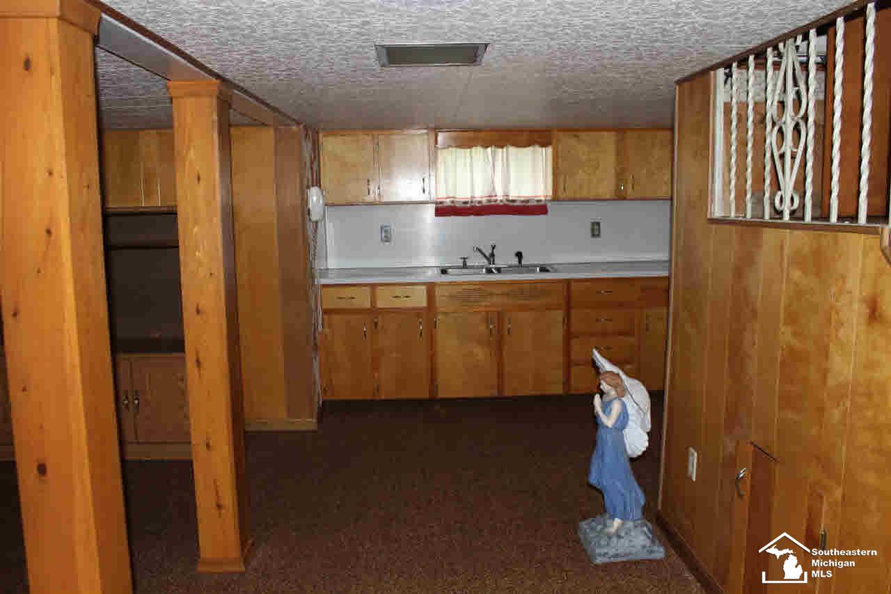 2374 Blue Bush Road Monroe, MI 48162 - Photo 11 of 18