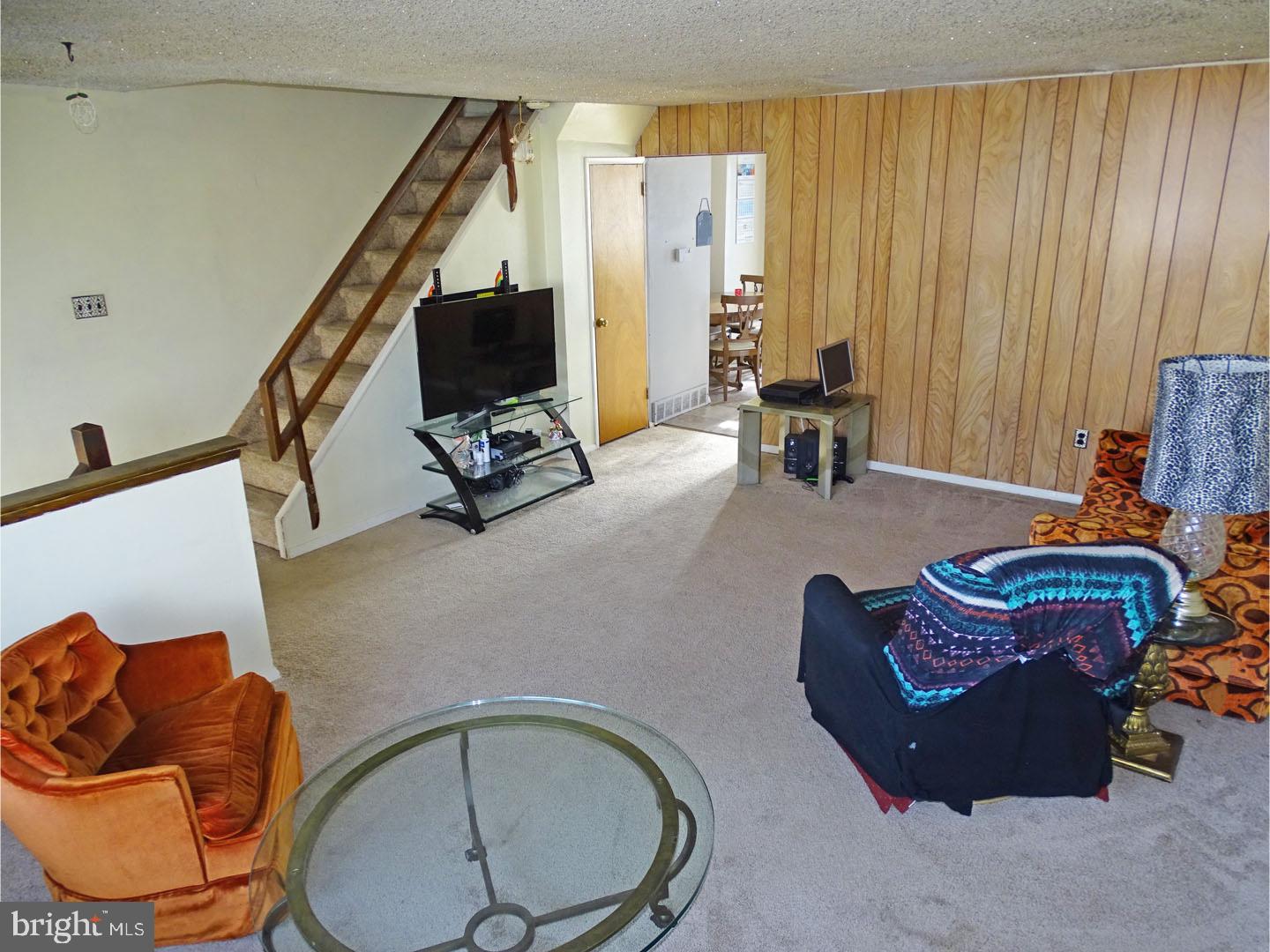 12203 Barbary Road Philadelphia, PA 19154 - Photo 3 of 18