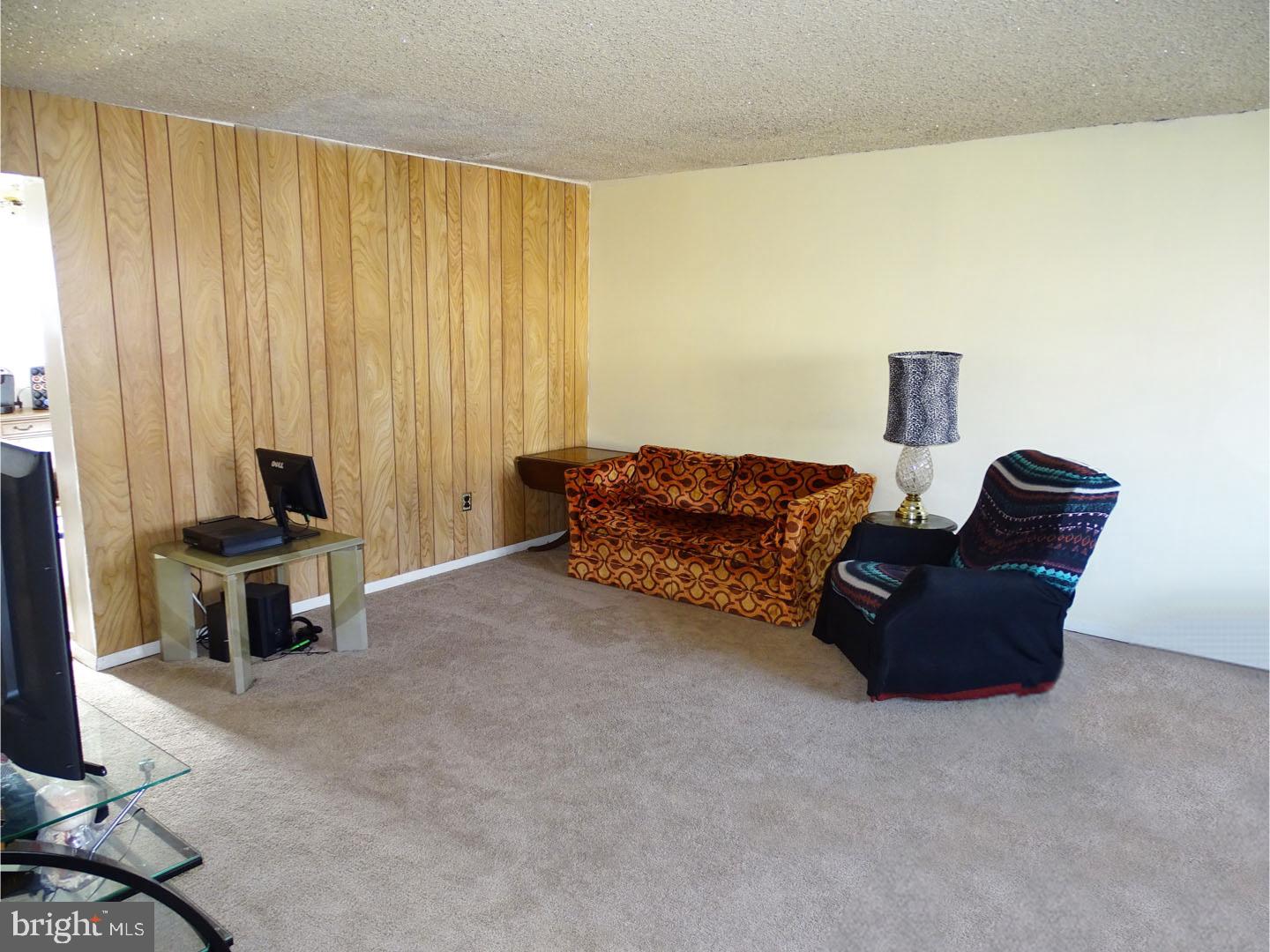 12203 Barbary Road Philadelphia, PA 19154 - Photo 4 of 18