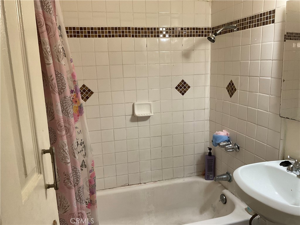 18416 Rorimer Street La Puente, CA 91744 - Photo 13 of 15 bathroom