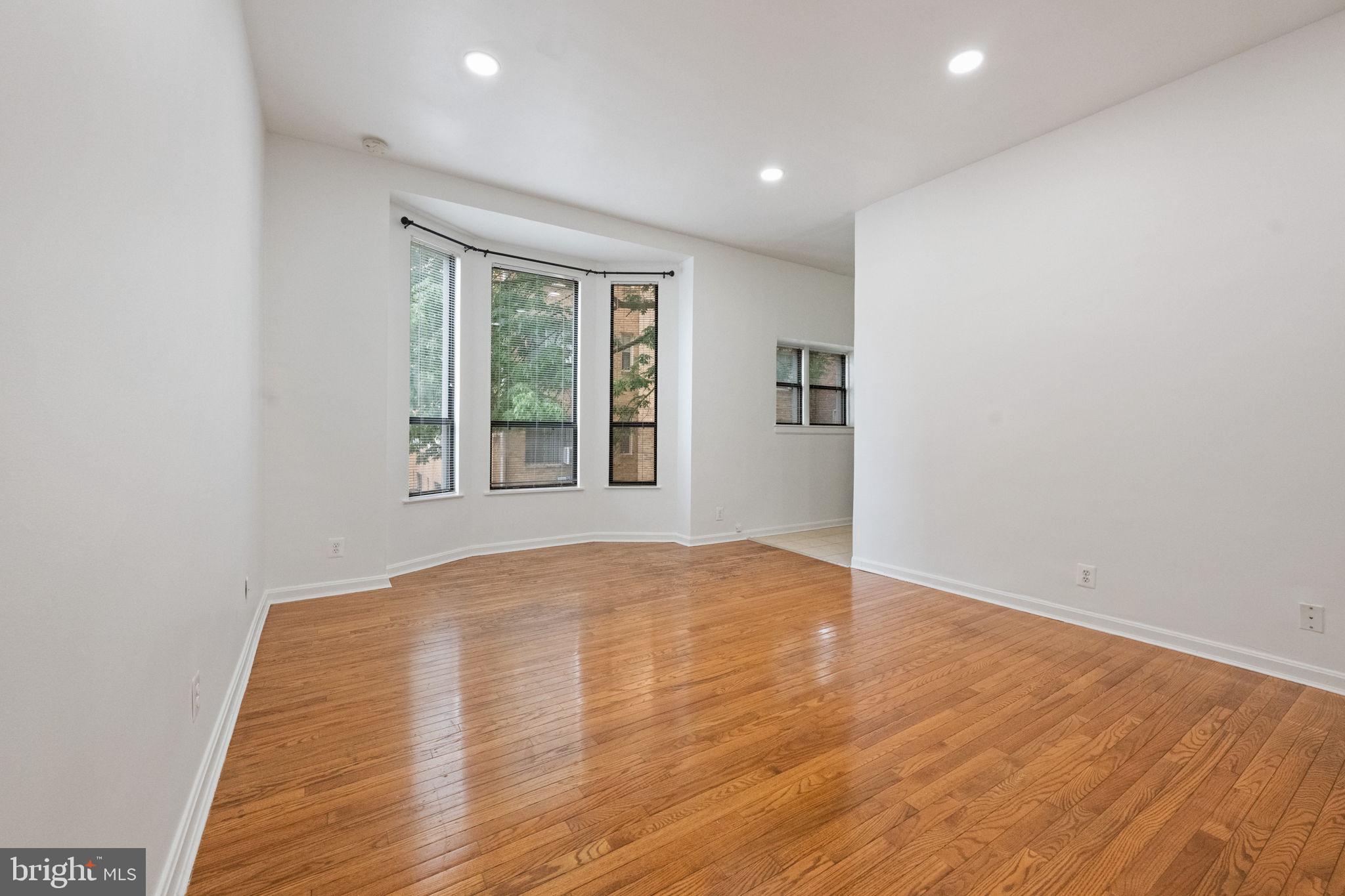 1669 Columbia Road Northwest, Unit 2 Washington, DC 20009 - Photo 6 of 19 Large living room