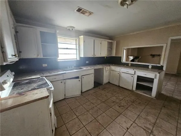 $59,900 | 682 Martin Luther King Drive, Marksville, LA 71351