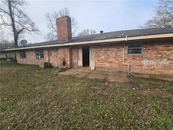 $59,900 | 682 Martin Luther King Drive, Marksville, LA 71351