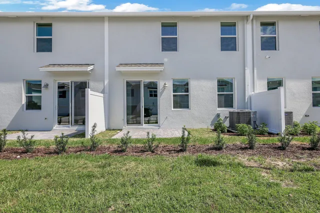 $3,000 | 5767 Southeast Edgewater Circle, Stuart, FL 34997