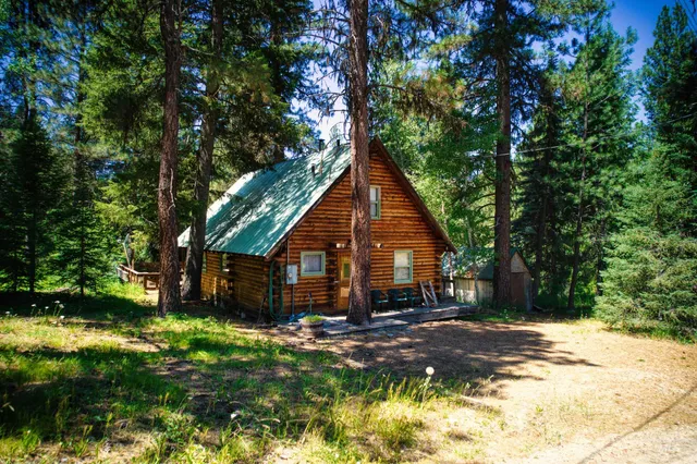 $449,000 | 6 Willow Drive, Lowman, ID 83637