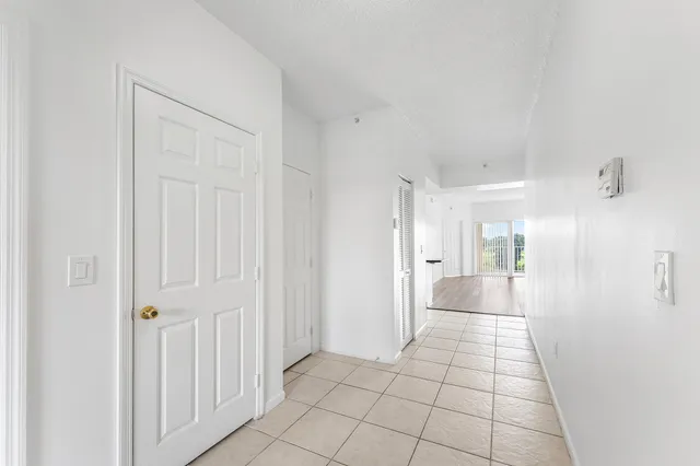 $2,500 | 2100 Greenview Shores Boulevard, Unit 523, Wellington, FL 33414