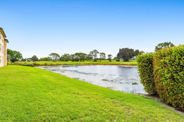 $2,500 | 2100 Greenview Shores Boulevard, Unit 523, Wellington, FL 33414