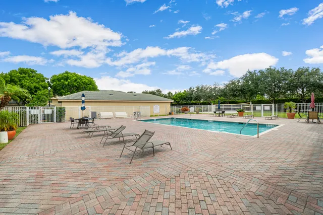 $2,500 | 2100 Greenview Shores Boulevard, Unit 523, Wellington, FL 33414