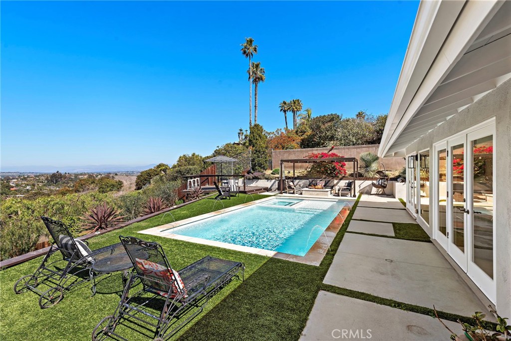 30331 Benecia Avenue Laguna Niguel, CA 92677 - Photo 28 of 28 Take a seat!