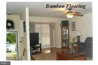 2045 Putnam Road Baltimore, MD 21227 - Photo 3 of 24 Living Room