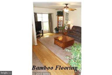 2045 Putnam Road Baltimore, MD 21227 - Photo 4 of 24 Living Room
