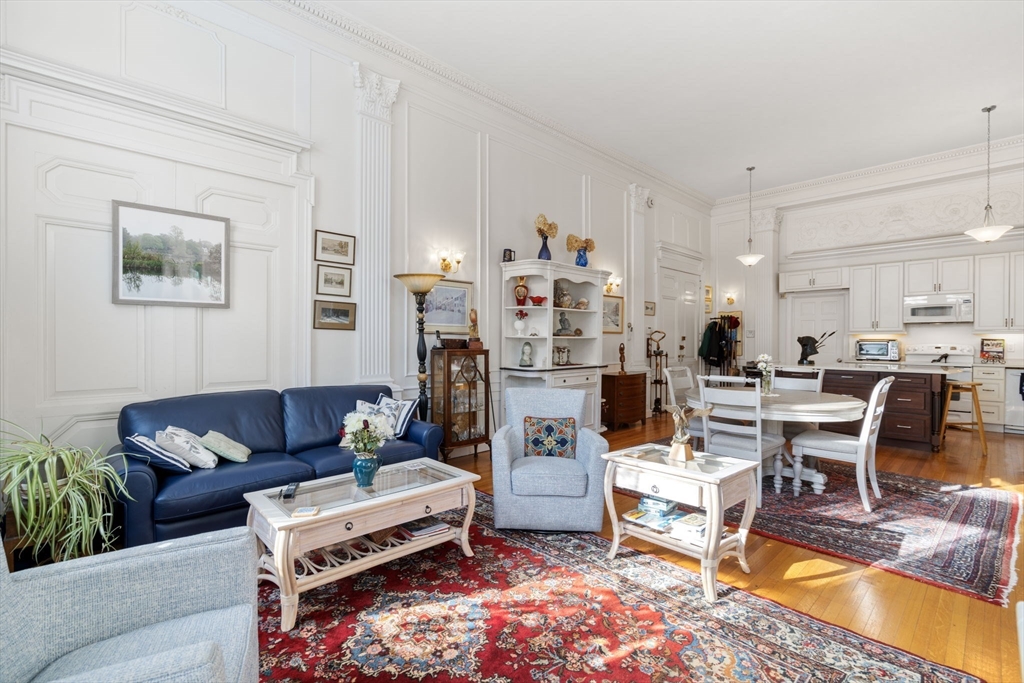 273 Commonwealth Avenue, Unit 2 Boston, MA 02116 - Photo 5 of 32