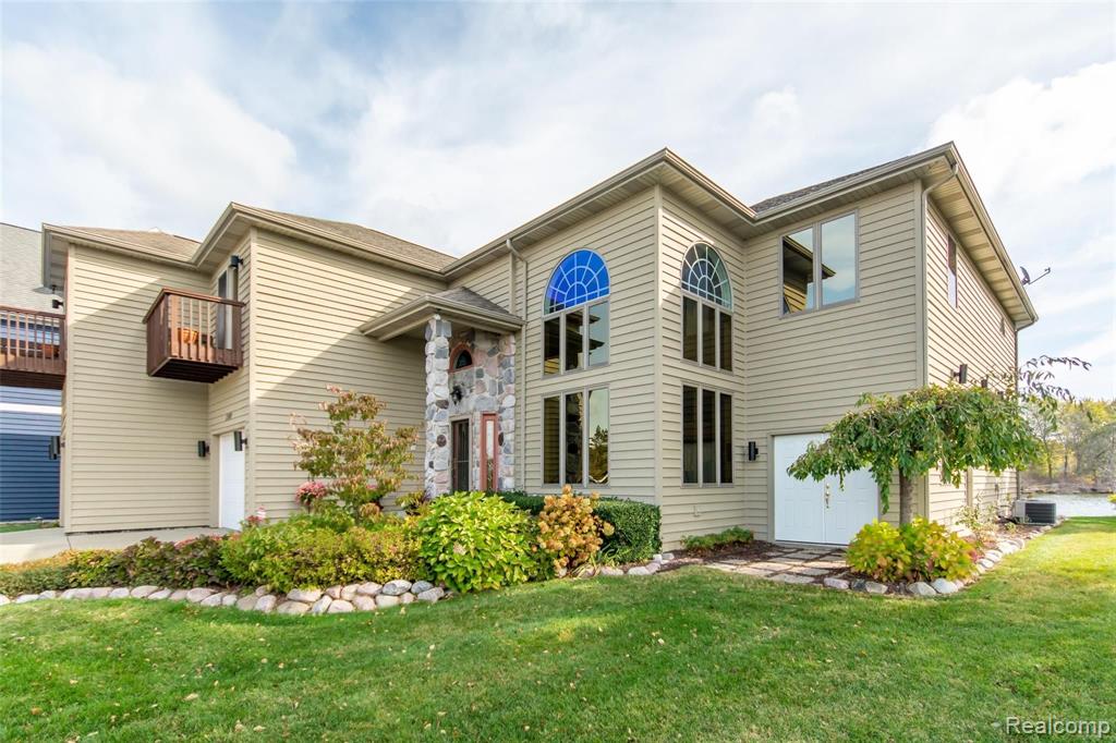 2349 Riverside Pointe Drive St. Joseph, MI 49085 - Photo 2 of 62