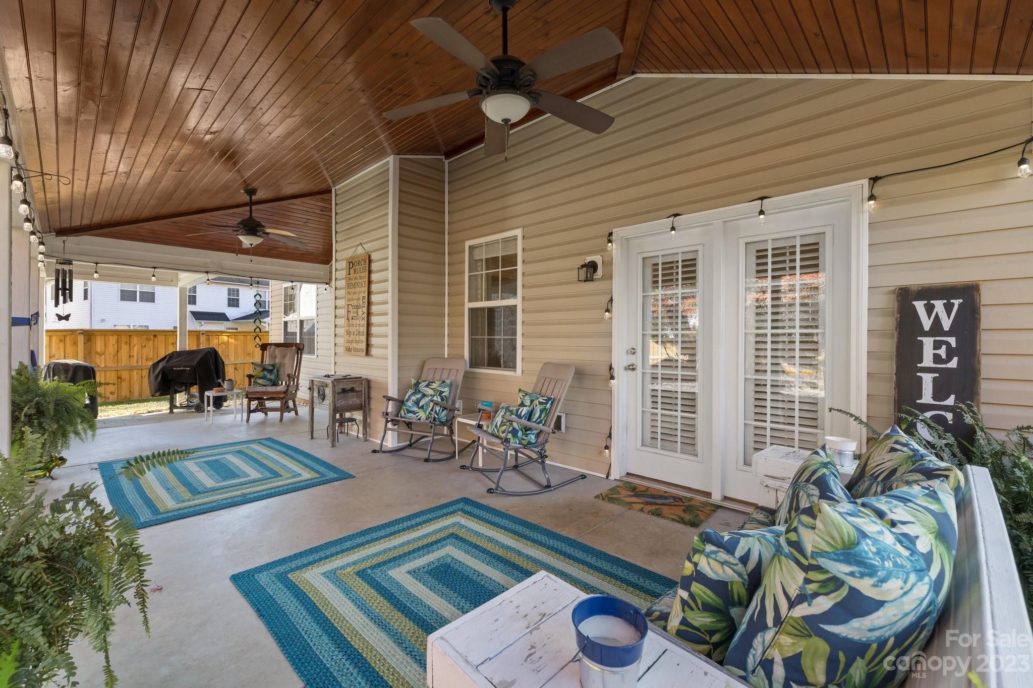 101 Woodfern Road Fletcher, NC 28732 - Photo 33 of 38 a living room filled with furniture