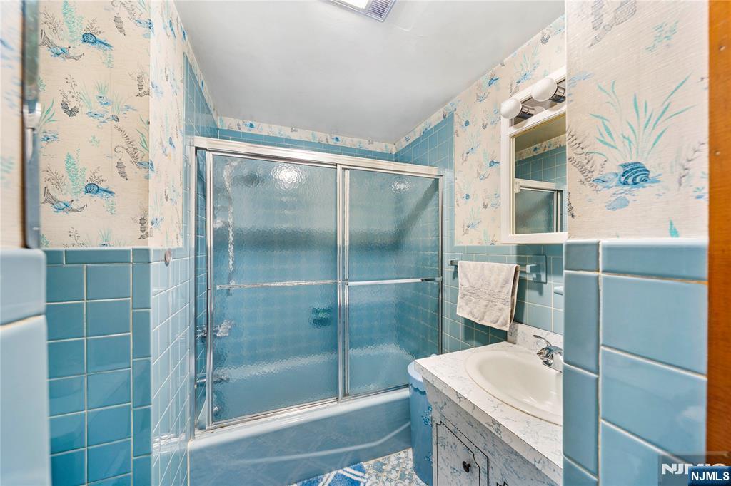 415 A 57th Street West New York, NJ 07093 - Photo 11 of 39