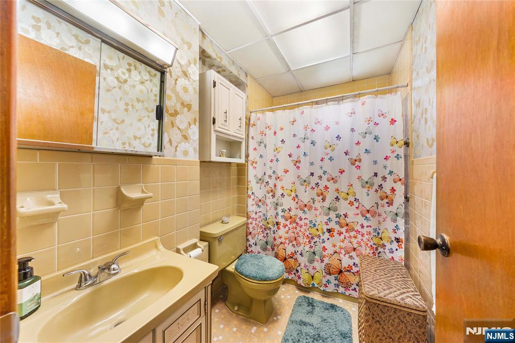 415 A 57th Street West New York, NJ 07093 - Photo 22 of 39