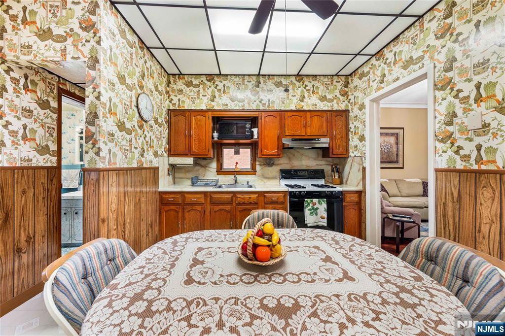 415 A 57th Street West New York, NJ 07093 - Photo 7 of 39