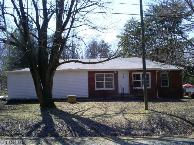 4409 Edgemore Road Greensboro, NC 27455 - Photo 1 of 14 Exterior Front.