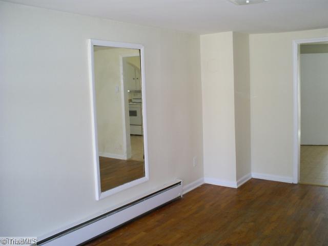 4409 Edgemore Road Greensboro, NC 27455 - Photo 2 of 14 Living Room.