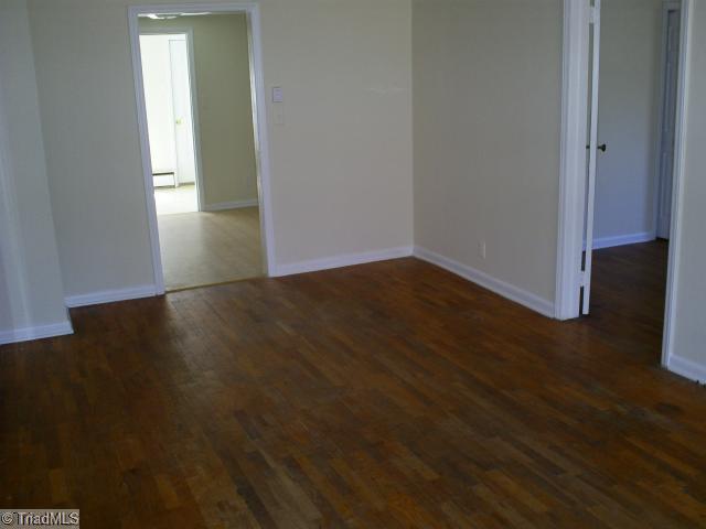 4409 Edgemore Road Greensboro, NC 27455 - Photo 3 of 14 Living Room.