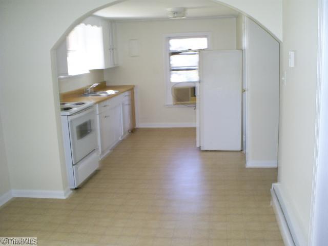 4409 Edgemore Road Greensboro, NC 27455 - Photo 4 of 14 Kitchen.