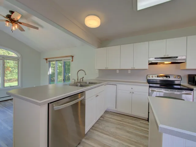 $2,500 | 24 Larchmont Terrace, Groton, CT 06355