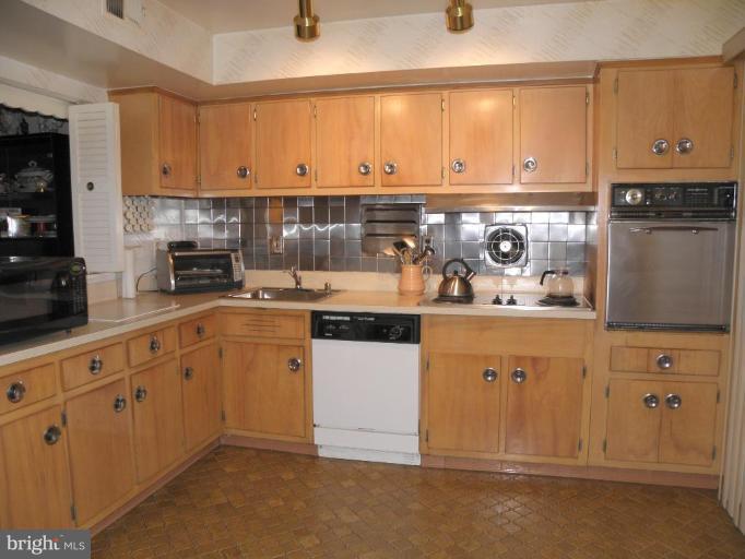4309 Emden Street Silver Spring, MD 20906 - Photo 6 of 16 Kitchen