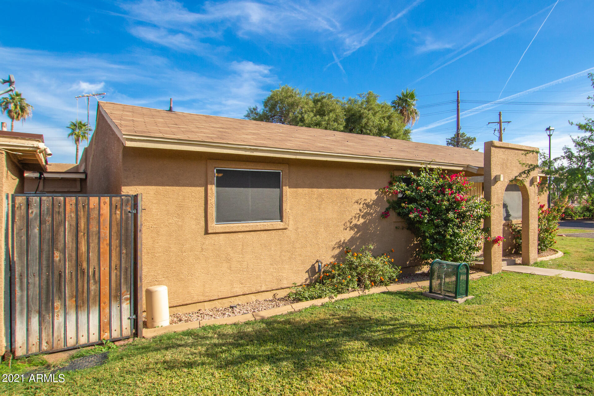 2612 East Lemon Street Tempe, AZ 85288 - Photo 3 of 24 0005-05 - lemon
